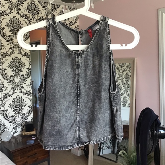 H&M Divided Cropped Distressed Tank - Picture 1 of 2